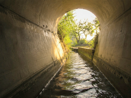 inside the tunnel made by great madho singh bhandari